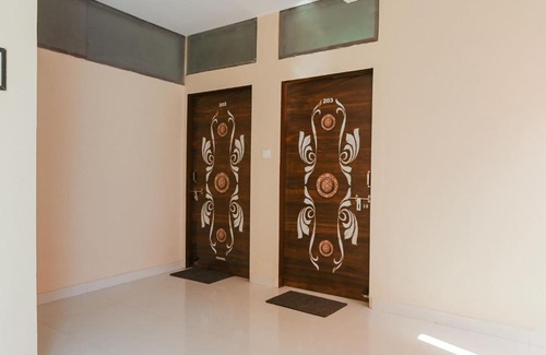 Jaipur District Hotel | SPOT ON 76159 Siya Hotel