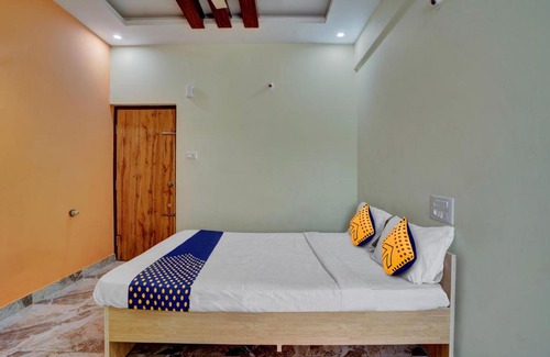 Manchanabele Hotel | SPOT ON Sneha Boarding And Lodging