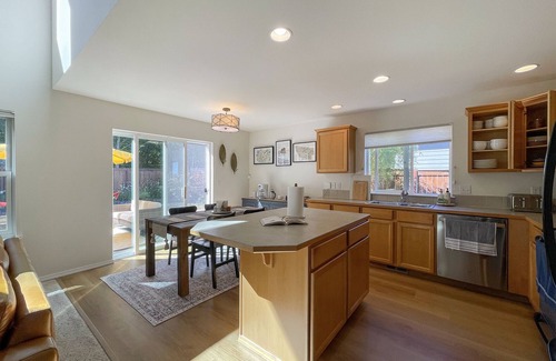 Port Angeles House | Spotless Modern Spacious 1 min to Hurricane Ridge entrance Patio Family friendly