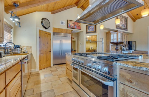 McNeil House | Sprawling Leander Home w/Game Room!