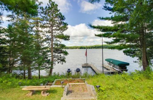 Lake Shore House | Sprawling Minnesota Home with On-Site Lake Access