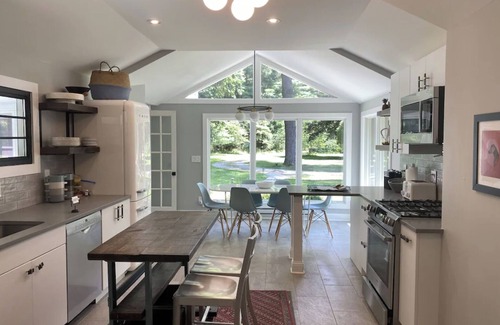 Union Pier House | Sprawling ranch + compound w private pool, sleeps 16, Union Pier Michigann