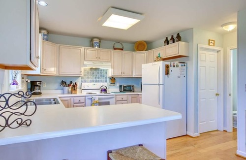 Surf City House | Spring and Summer Specials - Small Dog Allowed with added pet payment