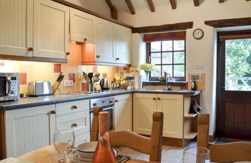 Hollinsclough House | Spring Cottage