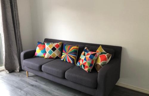 Dudley Apartment | Spring House - Staycation - Perfect for Contractors & Families - 2 Parking Spaces