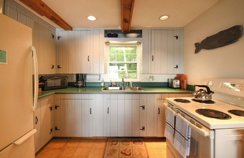 Raymond Cottage | *SPRING SPECIAL* Charming pet-friendly camp on peaceful Panther Pond!