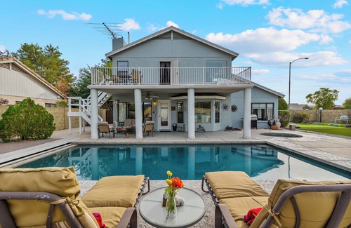Peoria House | Spring Training! Amenities Galore! Heated Pool, Game Room, Putting Green