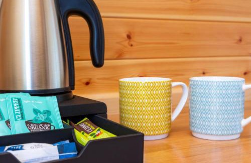 Cowan Bridge Apartment | Spring Wood Luxury Pod with Hot Tub at Fell View Park Kirkby Lonsdale