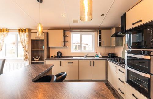 Malton Cabin | Springwell Lodge With Hot Tub