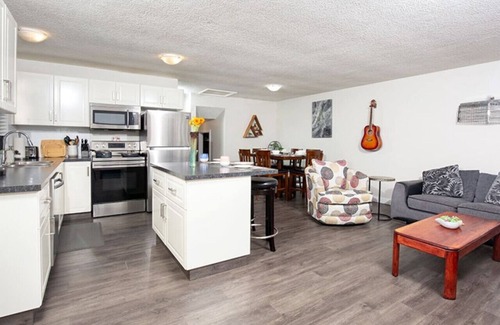 Grande Prairie Apartment | Spruce Springsteen Suite