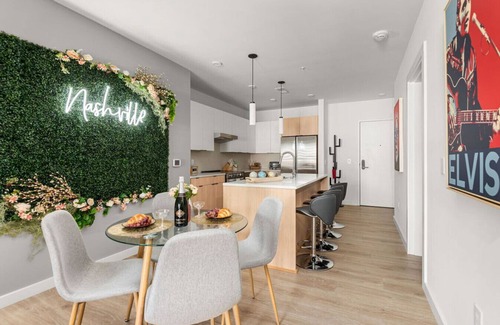 Downtown Nashville Apartment | Spruce Up DT Condo with Pool