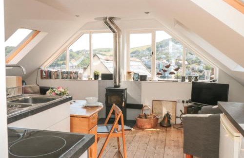 Dartmouth Apartment | Spyglass