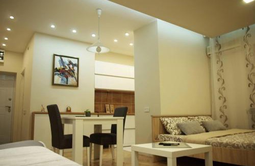 City Center Apartment | Square Studio Apartment