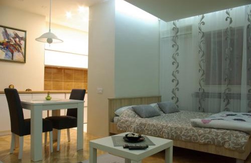City Center Apartment | Square Studio Apartment