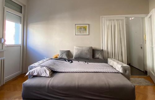 Uzice Apartment | Square View Apartment