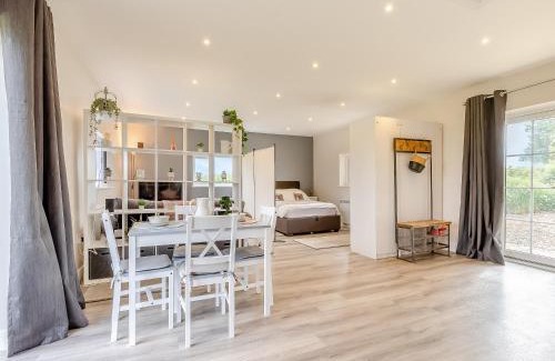 Foxley House | Squirrel Lodge- Uk47394