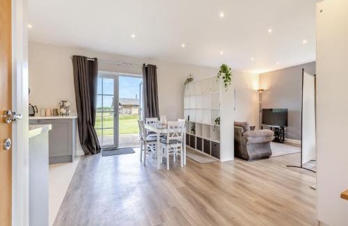 Foxley House | Squirrel Lodge- Uk47394