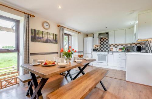 Stibb House | Squirrels Hollow