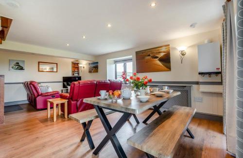 Stibb House | Squirrels Hollow
