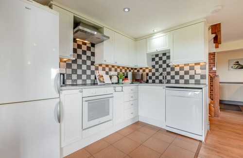 Stibb House | Squirrels Hollow - Three Bedroom House, Sleeps 6