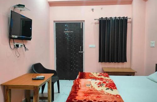 Ayodhya House | Sri Rameshwaram Guest House Near by Hanuman Garhi 300 meters
