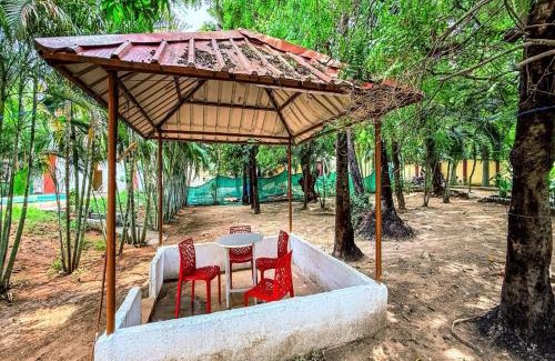 Muttukadu Hotel | Sri Sai Palace Muttukadu