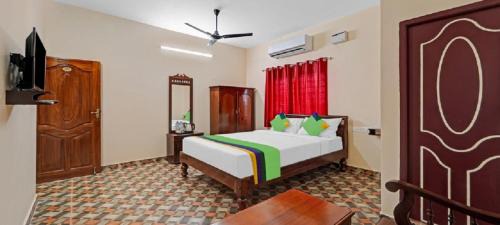 Kuilapalayam Hotel | SRI SAVERAA RESIDENCY