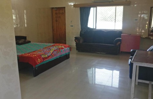 Mahabalipuram Beach House | sridhar guest house 7010696049 mahabalipuram