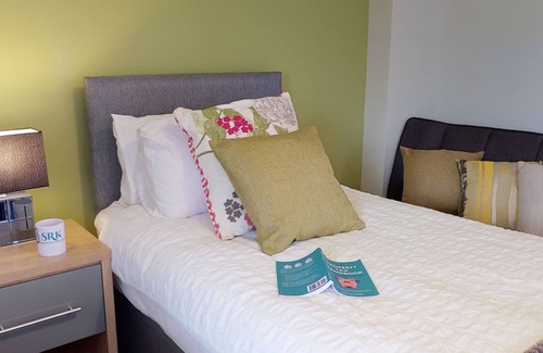 Yaxley House | SRK - Large Groups/Family House near Town