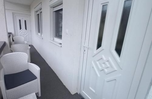 Vasarosnameny Apartment | Stílus Apartman