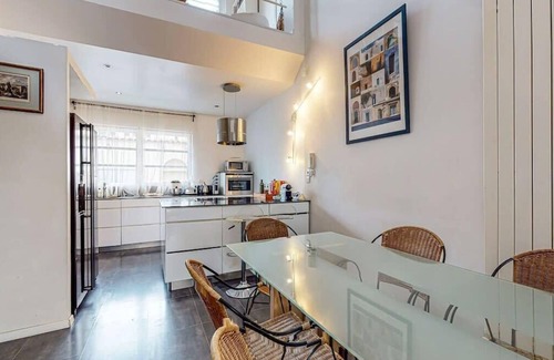 Saint - Agne House | St Agne· 3 min du métro/bus - Patio - bassin