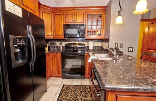 Mammoth Lakes Condo | St Anton Condos #27 (1-Bedroom) with Pool by RedAwning