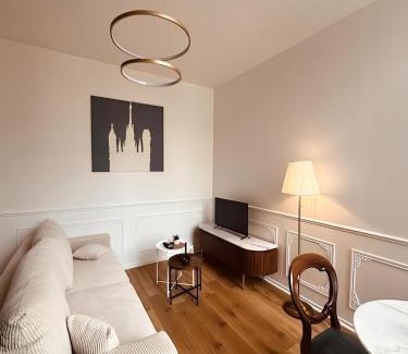 Quartier Vieux Marche-Cathedrale Apartment | St Croix Appartement style Haussmannien lumineux "Ménage & Linge Inclus"