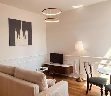 Quartier Vieux Marche-Cathedrale Apartment | St Croix Appartement style Haussmannien lumineux "Ménage & Linge Inclus"