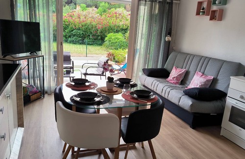 Saint-Cyprien Plage Apartment | St Cyprien magnificent modern and bright garden level