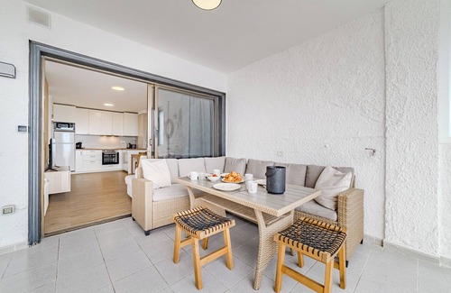 Los Gigantes Apartment | Stunning Cliffs and Ocean View in Los Gigantes