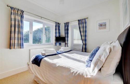 West Looe Apartment | St Georges Lemain Garden Apts