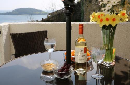 West Looe Apartment | St Georges Lemain Garden Apts