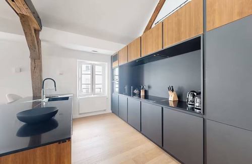 Saint-Thomas-d'Aquin Apartment | St-Germain Loft on Rue du Bac,Heart of the Beaupassage Passage