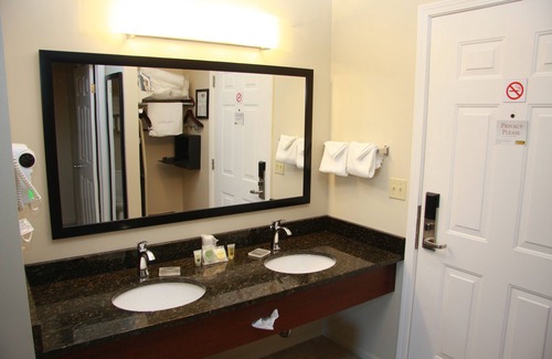 St Ignace Hotel | St. Ignace Budget Host Inn