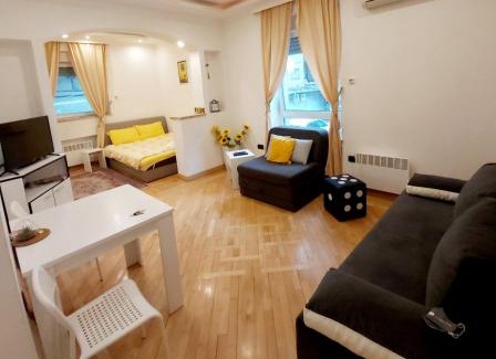 Vracar Apartment | St. Marko Church App