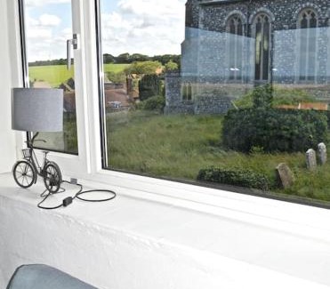 Salthouse House | St Nicholas Cottage - Stunning Views! Crabpot Cottages Sheringham
