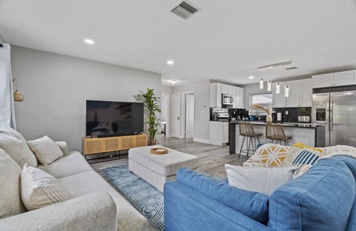 St. Petersburg - Clearwater House | St Pete 3bd Heated Pool House <10 min to Downtown