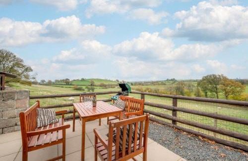 Llanfair Caereinion House | Stabal y Copa