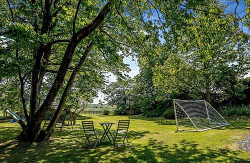 Garn Fadryn House | Stabal y Sarn - Two Bedroom House, Sleeps 5