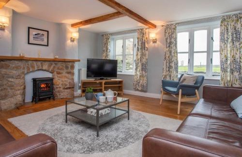 Llanfaethlu House | Stabl Bach