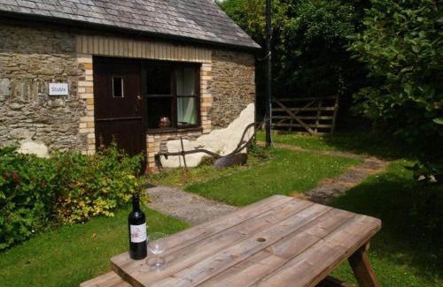 Black Torrington Apartment | Stable Cottage