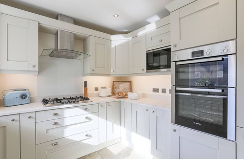 Broadway Cottage | Staddlestone Mews - a cotswold cottage that sleeps 4 guests in 2 bedrooms