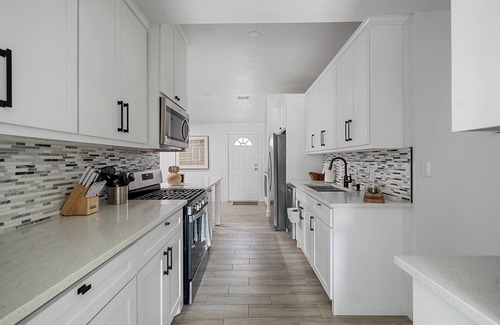 Central Arlington House | Stadium Stay - Billiards, Putt putt, Games, & More