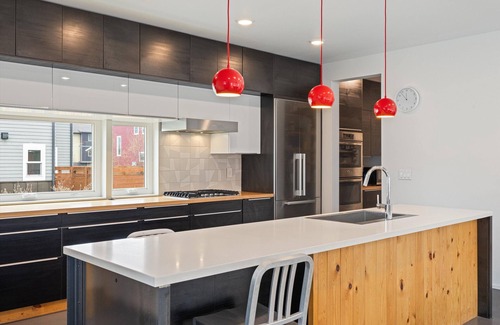 Valley West House | Stafford House- Modern home conveniently located in the westside of Bozeman!